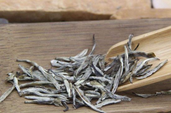 春茶季怎么辨別白毫銀針的好壞，好的白毫銀針如何選購(gòu)？