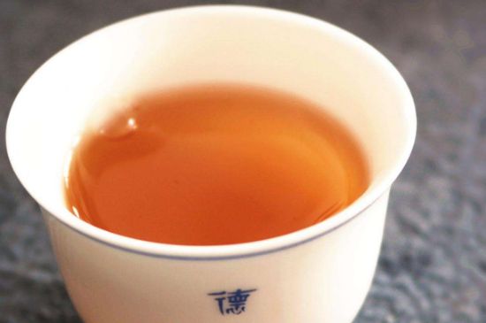 老茶和新茶哪個(gè)好，老茶好喝還是新茶好喝