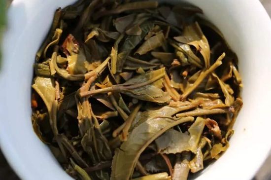 什么茶葉容易放香精，香精茶有什么危害？