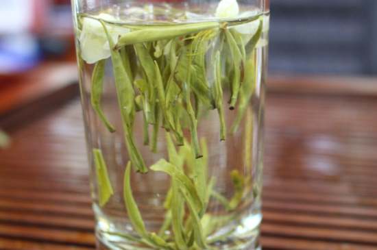 茉莉銀針適合什么人喝，茉莉銀針茶有什么功效