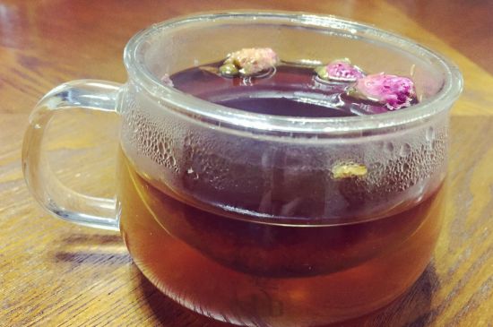 喝玫瑰花茶能祛斑嗎，玫瑰花茶有祛斑的功效嗎？