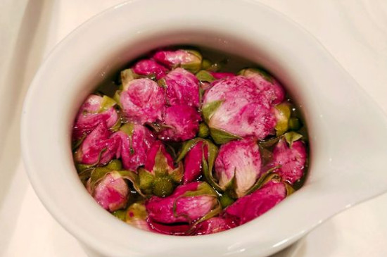 玫瑰花泡水喝的9大禁忌，喝玫瑰花茶有什么禁忌