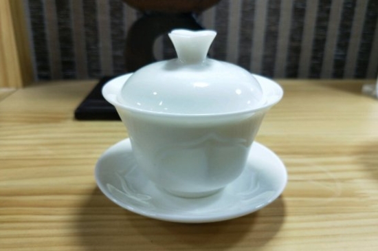 常見的七大材質(zhì)的茶具優(yōu)缺點，用什么材質(zhì)的茶具泡茶最好？