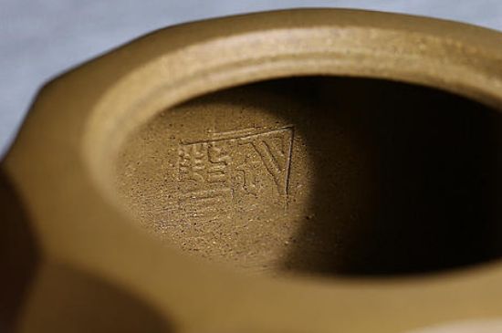 紫砂壺密密麻麻黑點(diǎn)，布滿了很多小黑點(diǎn)的紫砂好嗎