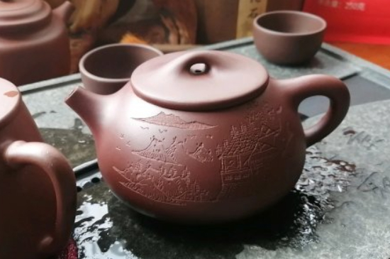 紫砂開(kāi)壺和不開(kāi)壺的區(qū)別，<a href=http://www.zcf58.com/chaju/zisha/ target=_blank class=infotextkey>紫砂壺開(kāi)壺</a>的正確方法及開(kāi)壺建議