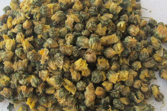 菊花茶大朵小朵有什么區(qū)別，菊花喝大朵還是小朵？