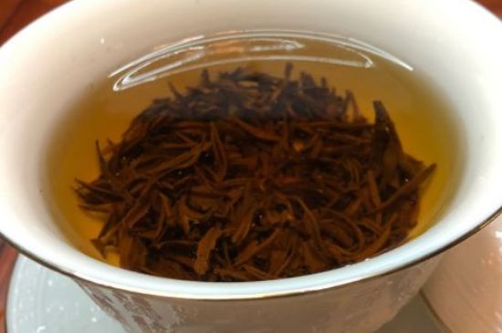 女人晚上喝紅茶好嗎，女人紅茶啥時候喝最好？