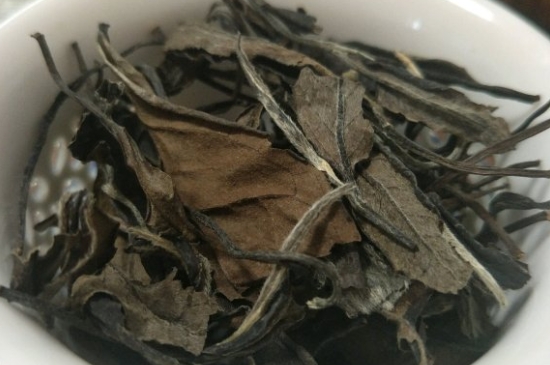 福鼎白茶貢眉和壽眉的區(qū)別，壽眉與貢眉有什么區(qū)別