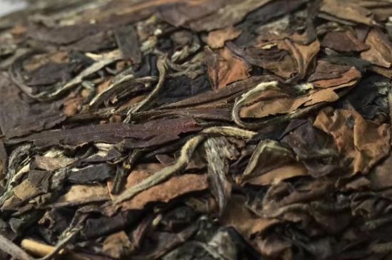 福鼎白茶要喝老的嗎，為什么喝白茶要喝老茶存新茶？