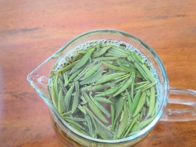 竹葉青和毛尖的區(qū)別，竹葉青和信陽毛尖哪個好？