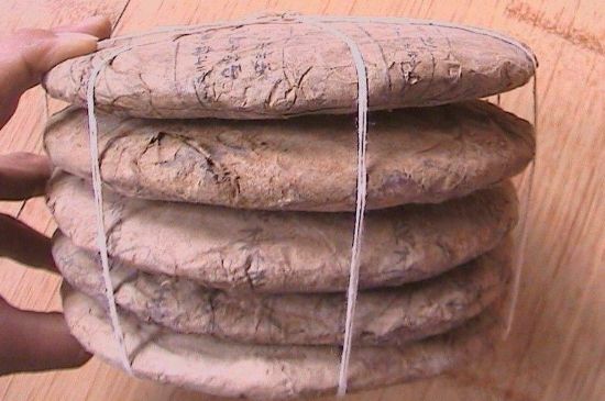 茯磚茶與普洱茶哪個好，茯茶和普洱茶口味區(qū)別