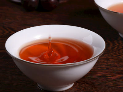 紅茶和綠茶的區(qū)別，常喝紅茶好還是綠茶好？